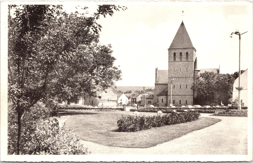 Han-sur-Lesse – “L’Eglise et le parc communal” – Church and municipal park