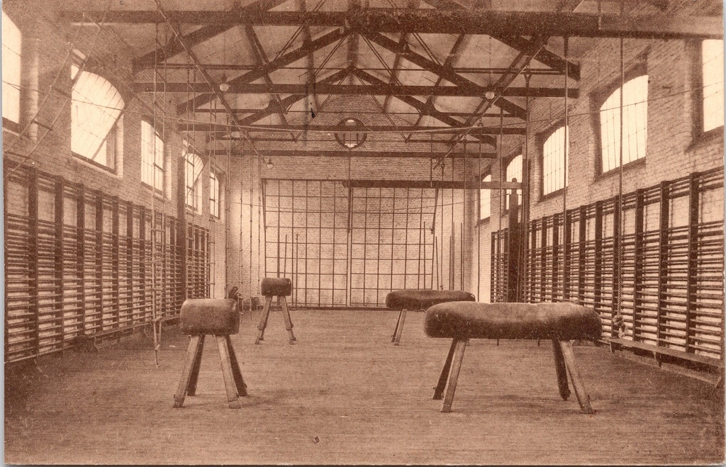 Liège - "Caserne Chartreuse - Salle de gymnastique — Turnzaal" - Turnzaal van de Chartreuse-kazerne