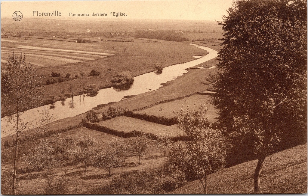 Florenville - « Panorama derrière l'Église » - Panorama derrière l'église avec la Semois