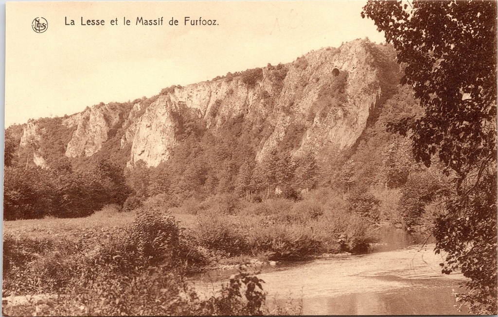 Dinant - "La Lesse et le Massif de Furfooz" - De Lesse-rivier met de rotsmassieven van Furfooz
