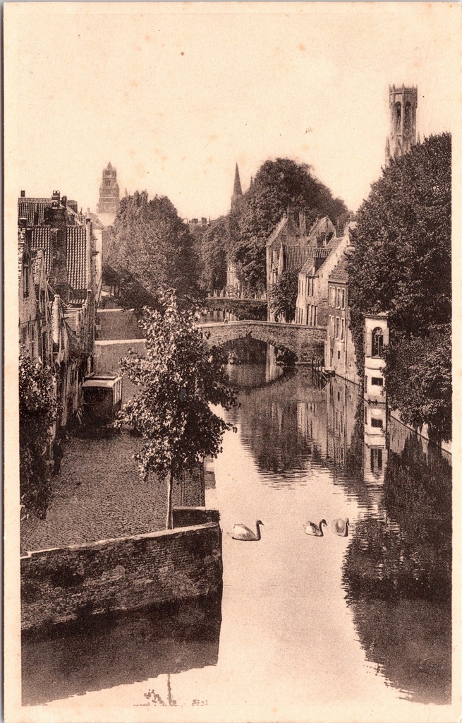 Brugge - "Groene Rei (gracht)" - Zicht op de Groene Rei met brug en stadsmuur
