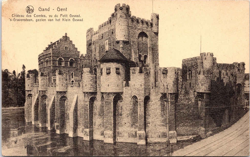 Gent - "Château des Comtes, vu du Petit Gewad" - 's-Gravensteen gezien van het Klein Gewad
