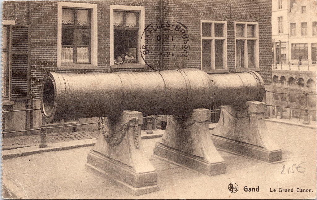 Gent - "Le Grand Canon" - Het Groot Kanon (historisch kanon op sokkel)