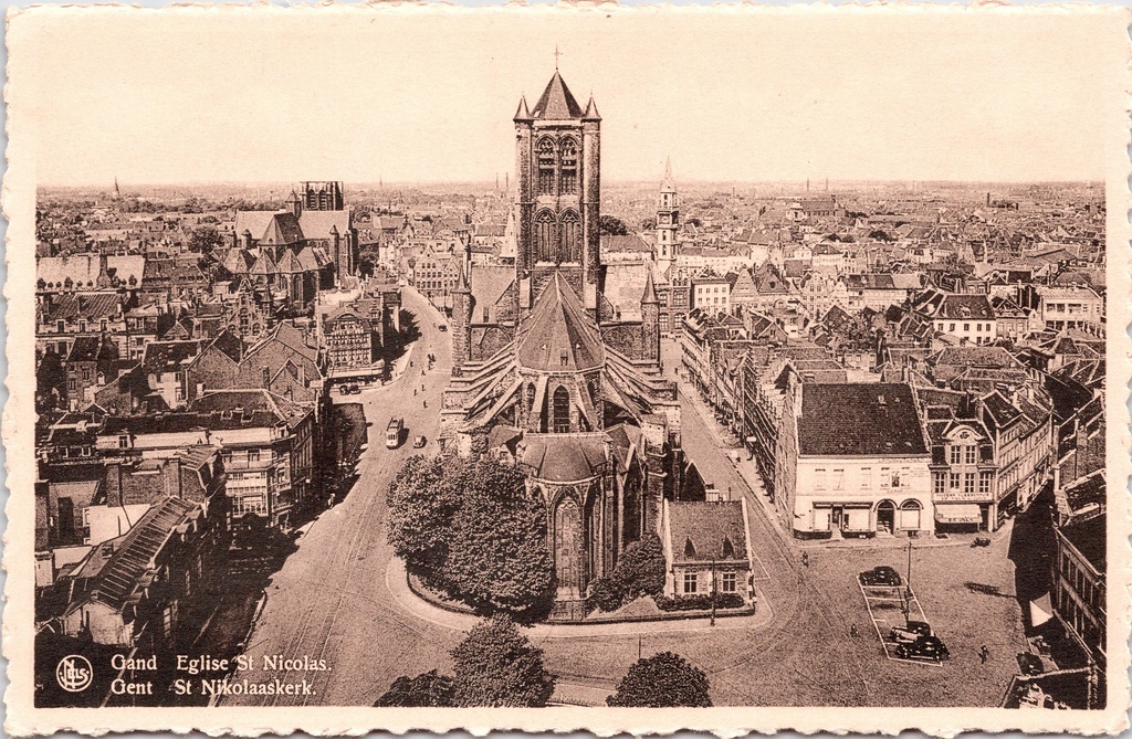 Gand - « Église Saint-Nicolas / St Nikolaaskerk » - Vue aérienne de l'église Saint-Nicolas avec panorama urbain
