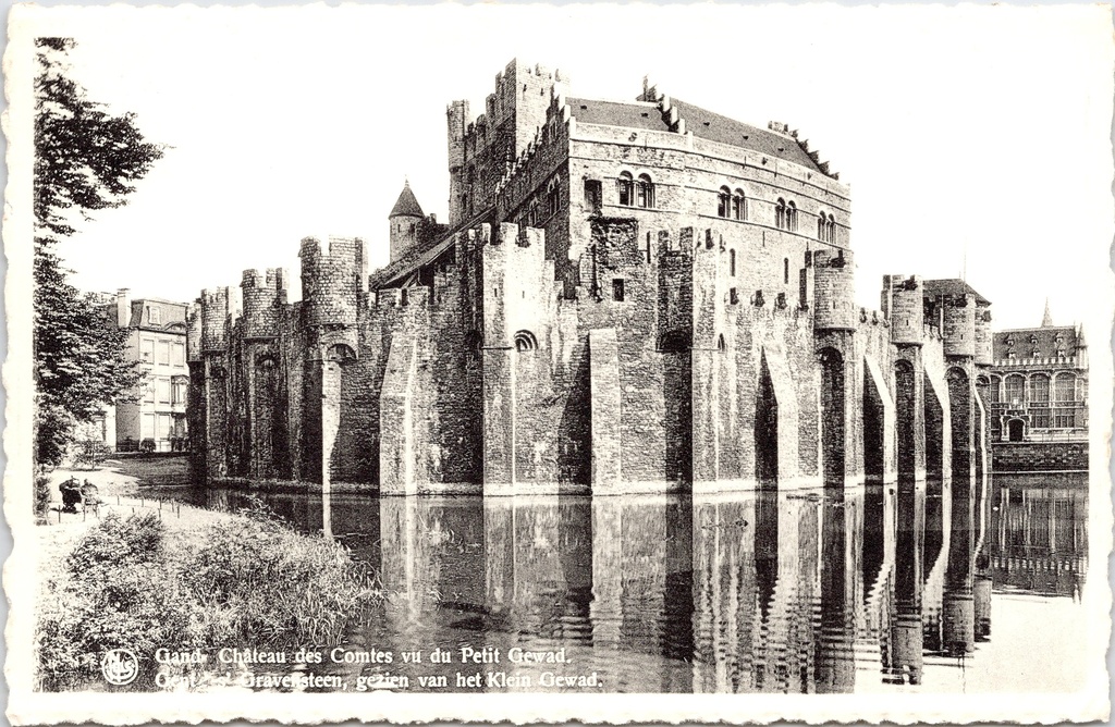 Gand - « Château des Comtes vu du Petit Gewad » - Le Gravensteen vu depuis le Klein Gewad