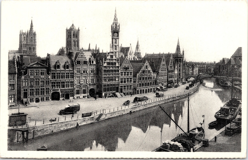 Gent - "Graslei" - Zicht op de Graslei met historische gildehuizen langs de Leie