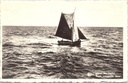 Middelkerke – “Départ vers l’infini. Sailing, little sailor, sailing!” – Sailing boat at sea near Westende