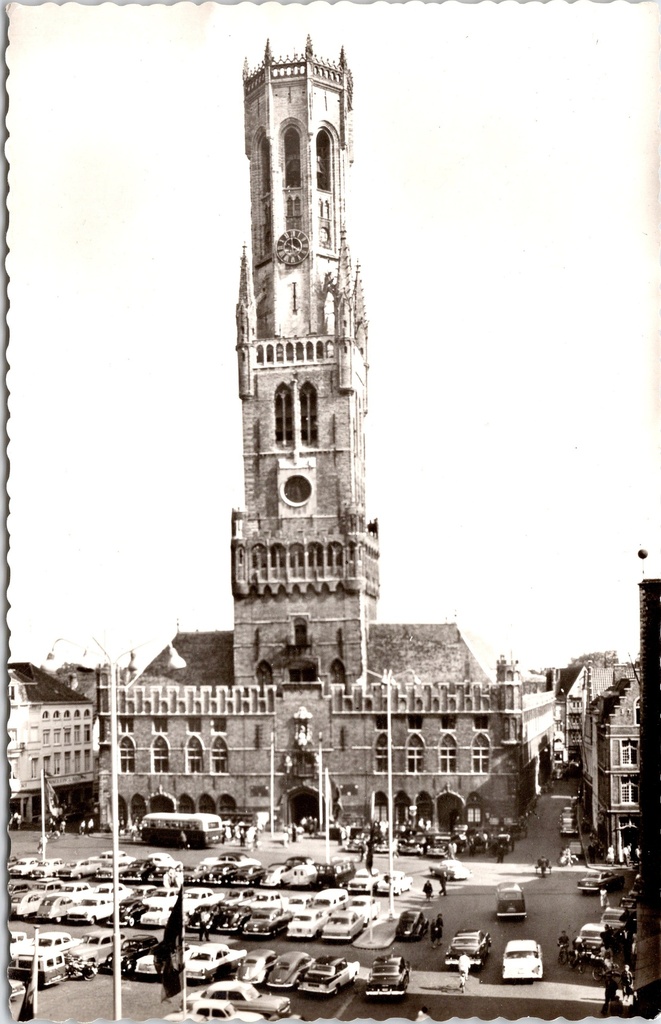 Brugge - "Het Belfort" - Het Belfort van Brugge met Markt